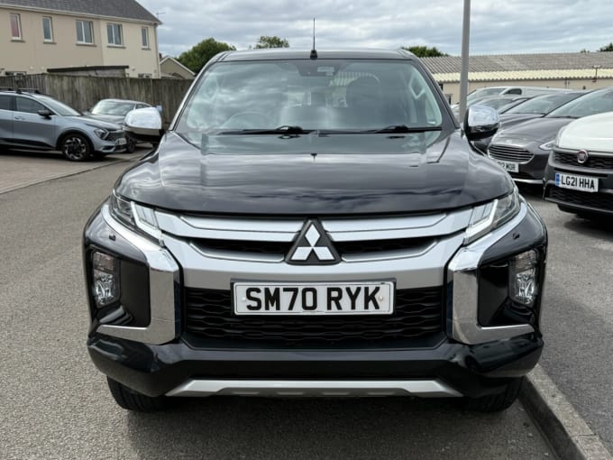 2025 Mitsubishi L200