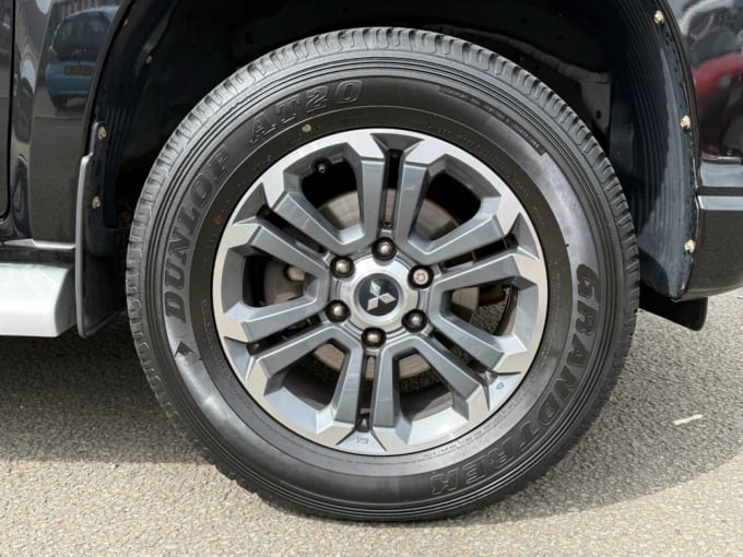 2025 Mitsubishi L200