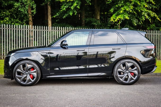 2025 Land Rover Range Rover Sport