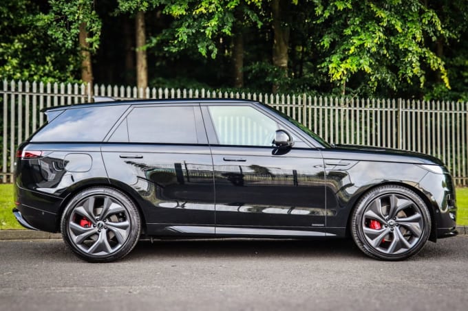 2025 Land Rover Range Rover Sport