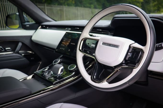 2025 Land Rover Range Rover Sport