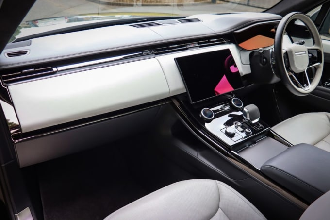 2025 Land Rover Range Rover Sport