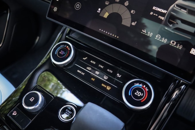 2025 Land Rover Range Rover Sport