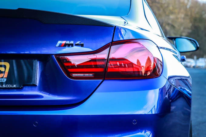 2025 BMW M4