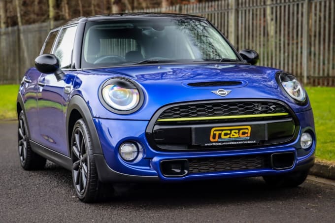 2025 Mini Hatch