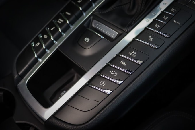 2025 Porsche Macan