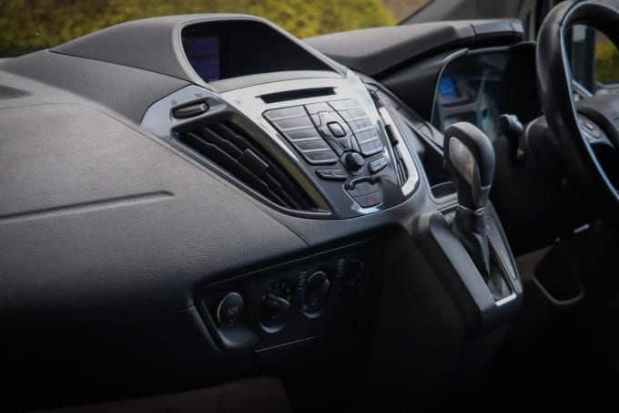 2025 Ford Transit Custom
