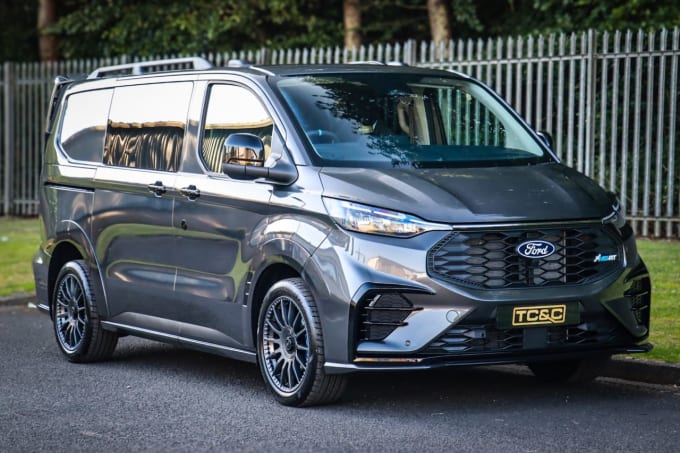 2025 Ford Transit Custom