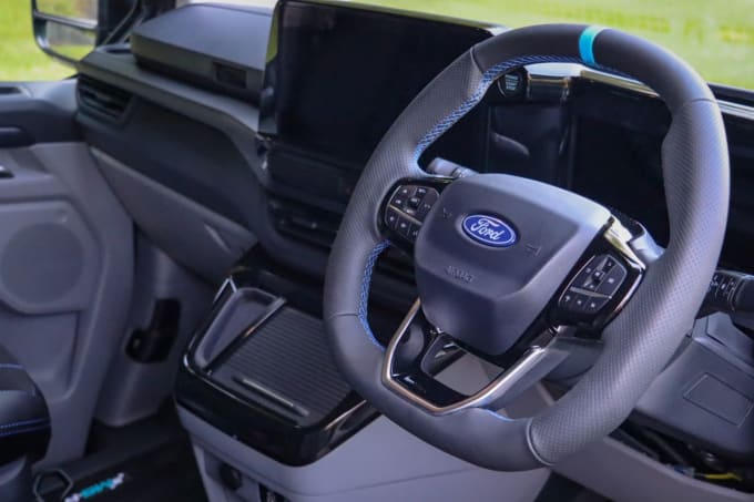2025 Ford Transit Custom