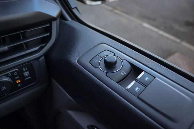 2025 Ford Transit Custom