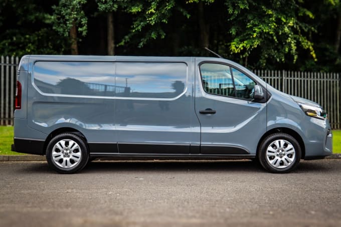 2025 Nissan Primastar