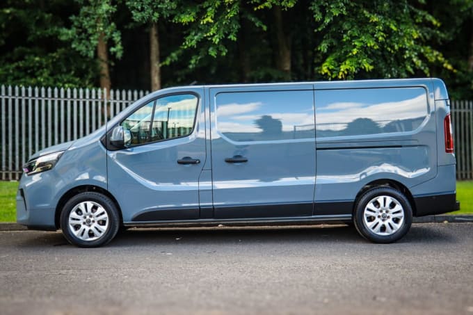 2025 Nissan Primastar