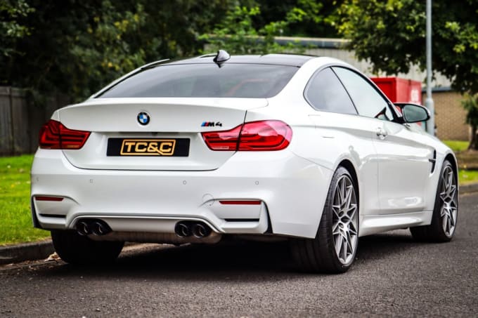 2025 BMW M4