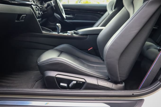 2025 BMW M4