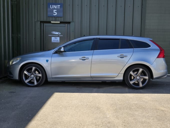 2025 Volvo V60