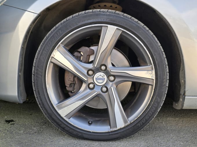 2025 Volvo V60