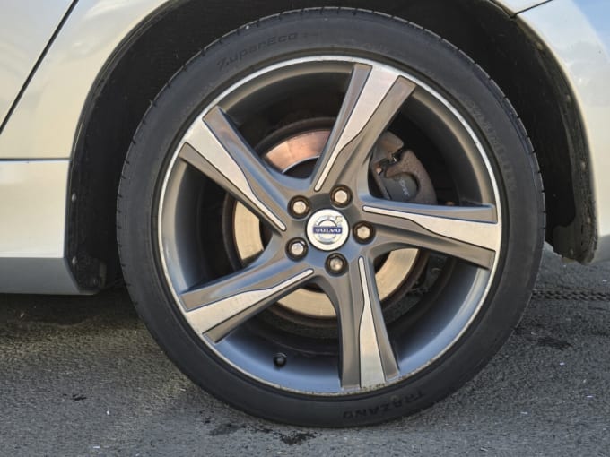 2025 Volvo V60