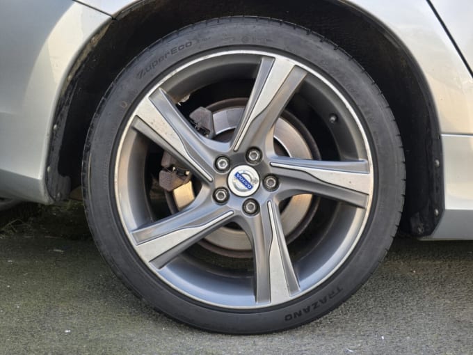 2025 Volvo V60