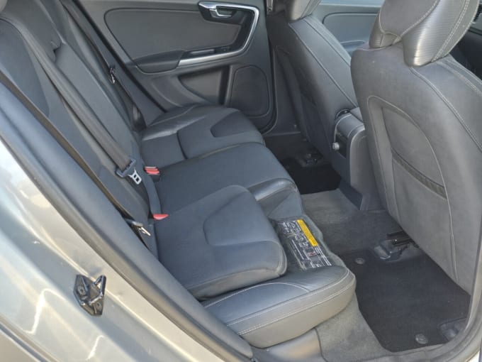 2025 Volvo V60