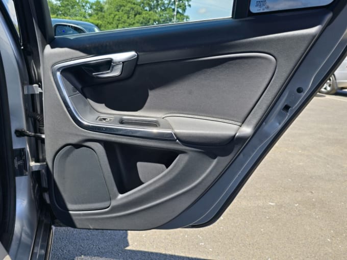 2025 Volvo V60