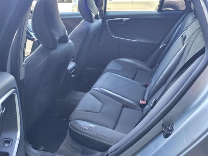 2025 Volvo V60