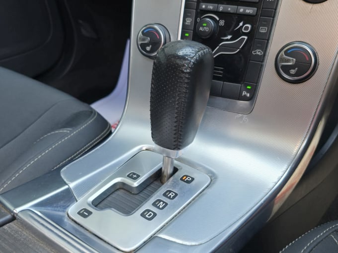 2025 Volvo V60