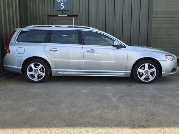 2025 Volvo V70