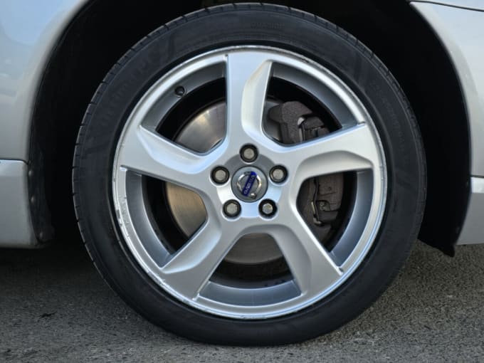 2025 Volvo V70