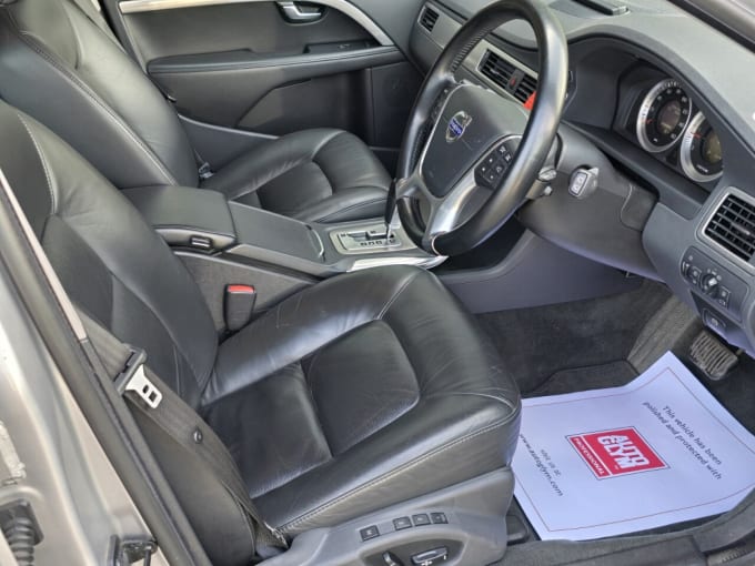 2025 Volvo V70