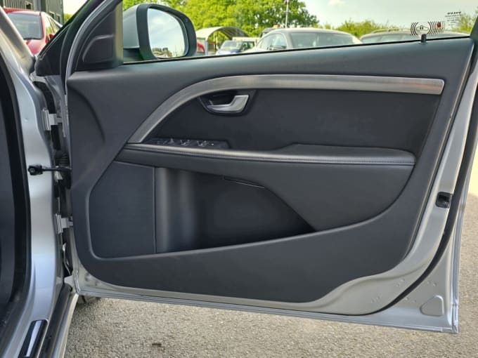 2025 Volvo V70