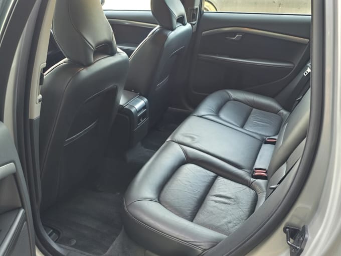 2025 Volvo V70