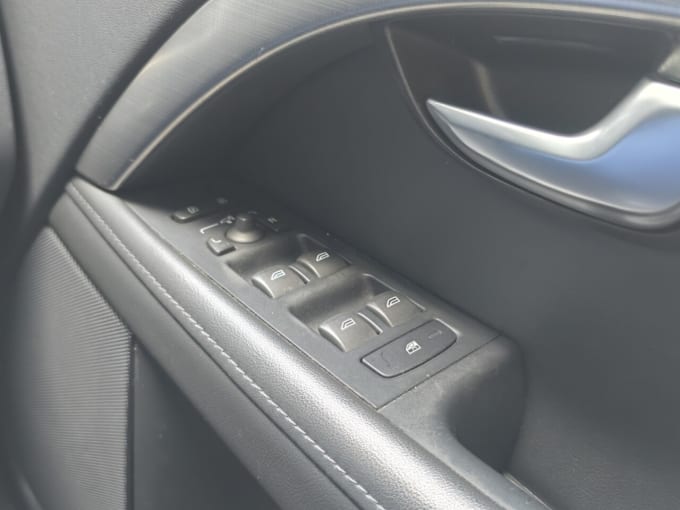 2025 Volvo V70