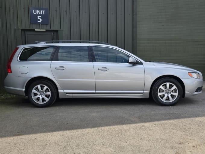 2025 Volvo V70