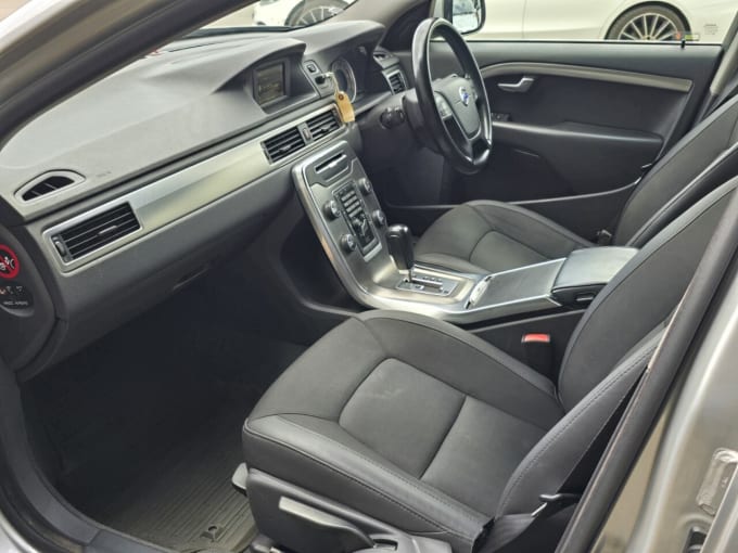 2025 Volvo V70