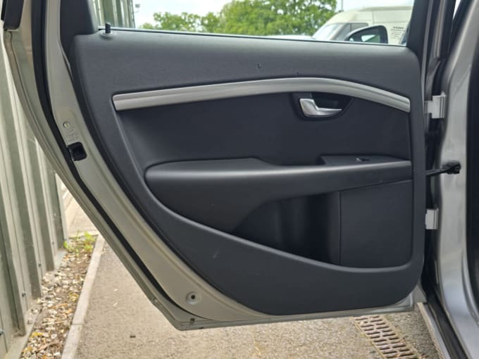 2025 Volvo V70