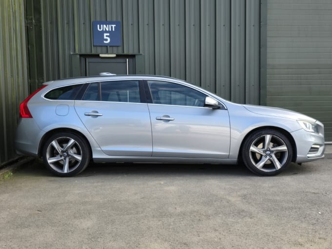 2025 Volvo V60