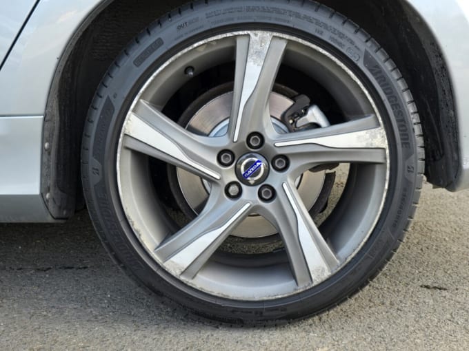 2025 Volvo V60