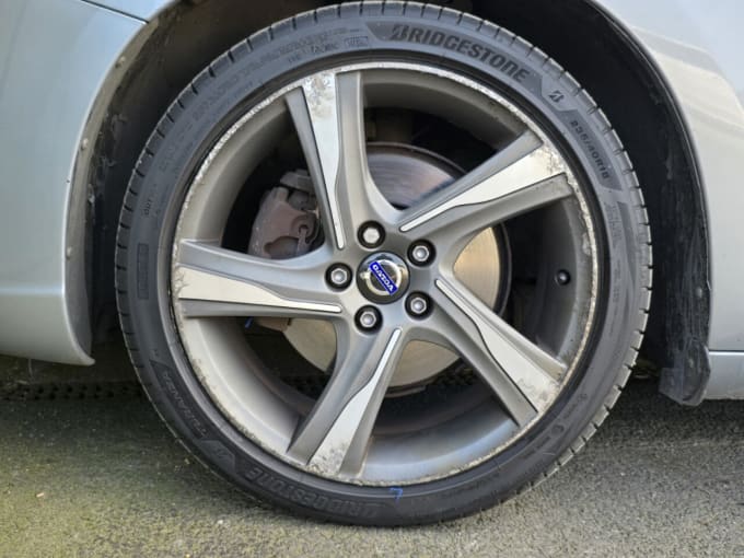 2025 Volvo V60