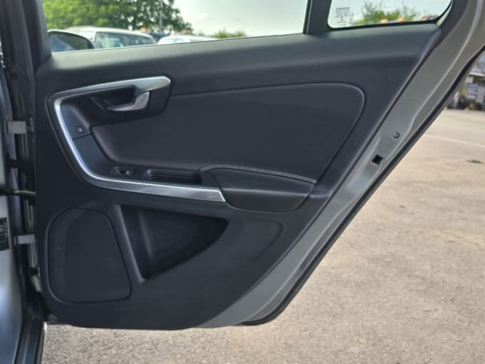 2025 Volvo V60
