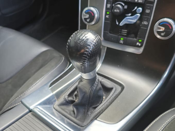 2025 Volvo V60