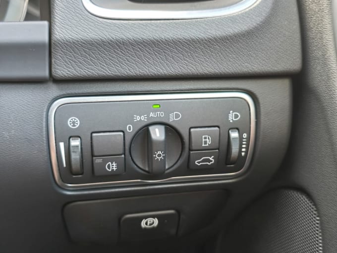 2025 Volvo V60
