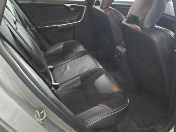 2025 Volvo V60