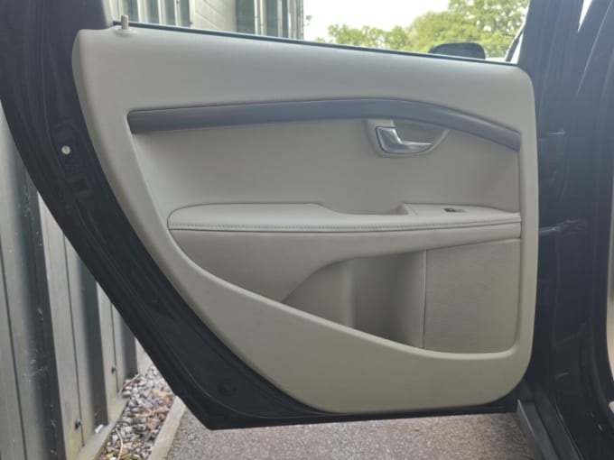 2025 Volvo Xc70