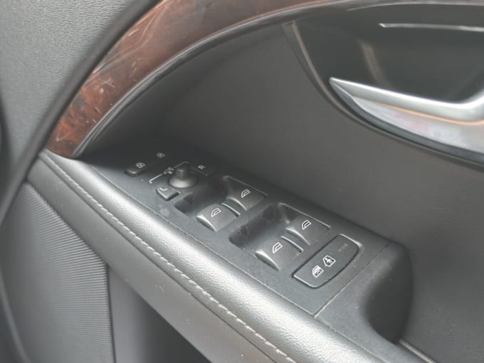 2025 Volvo Xc70