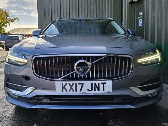 2025 Volvo V90