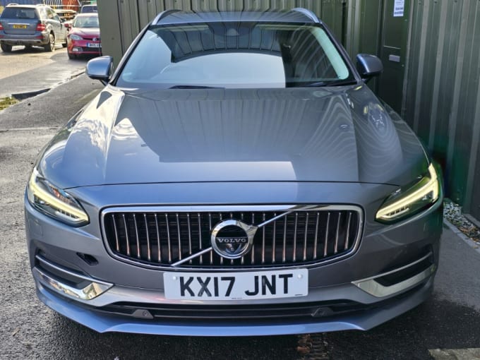 2025 Volvo V90