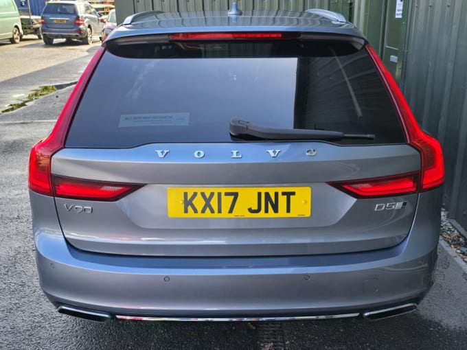 2025 Volvo V90