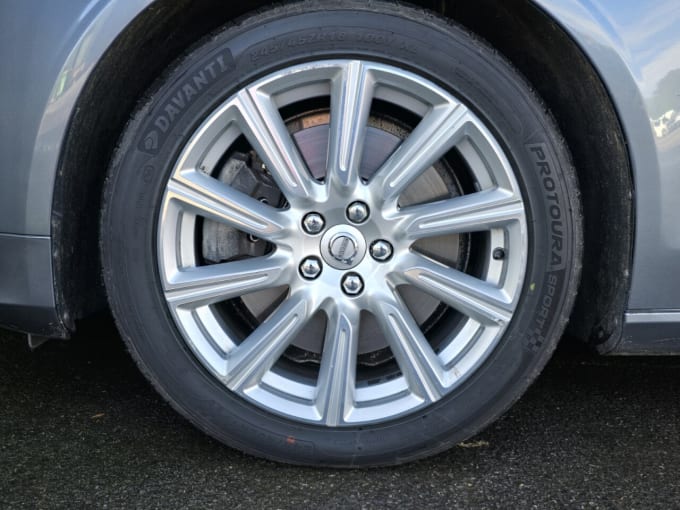2025 Volvo V90