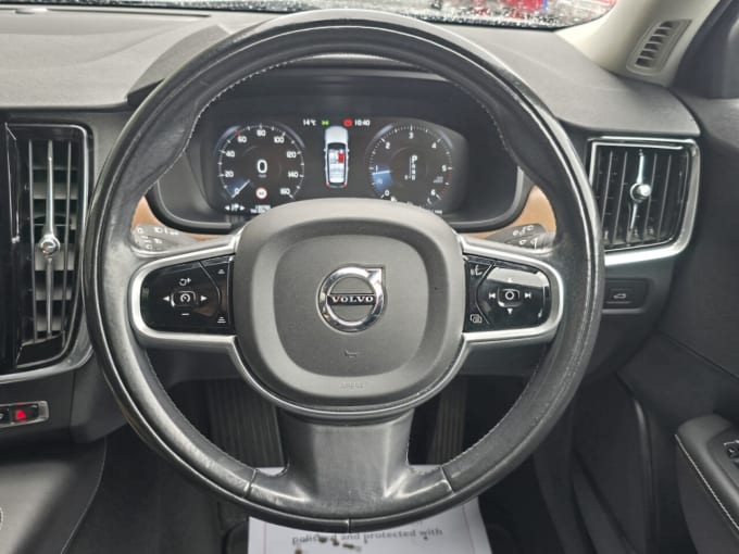 2025 Volvo V90