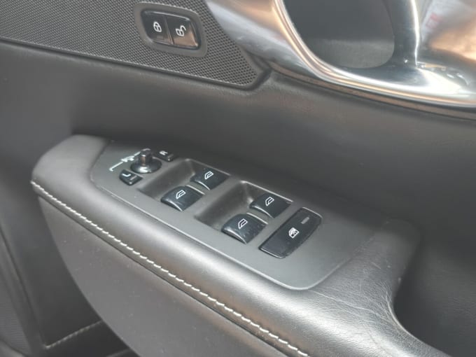 2025 Volvo V90